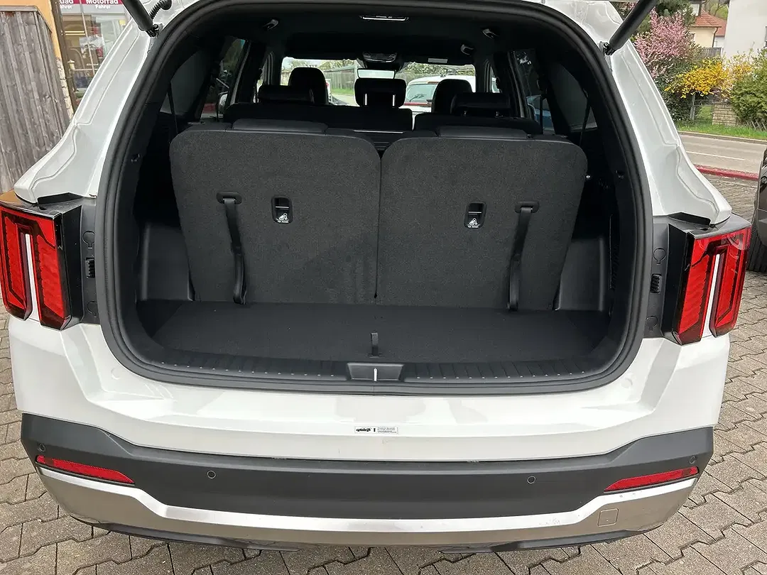 Kia Sorento - Thumbnail 11