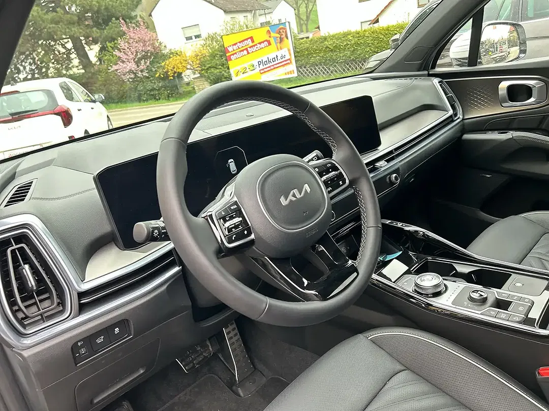 Kia Sorento - Thumbnail 8