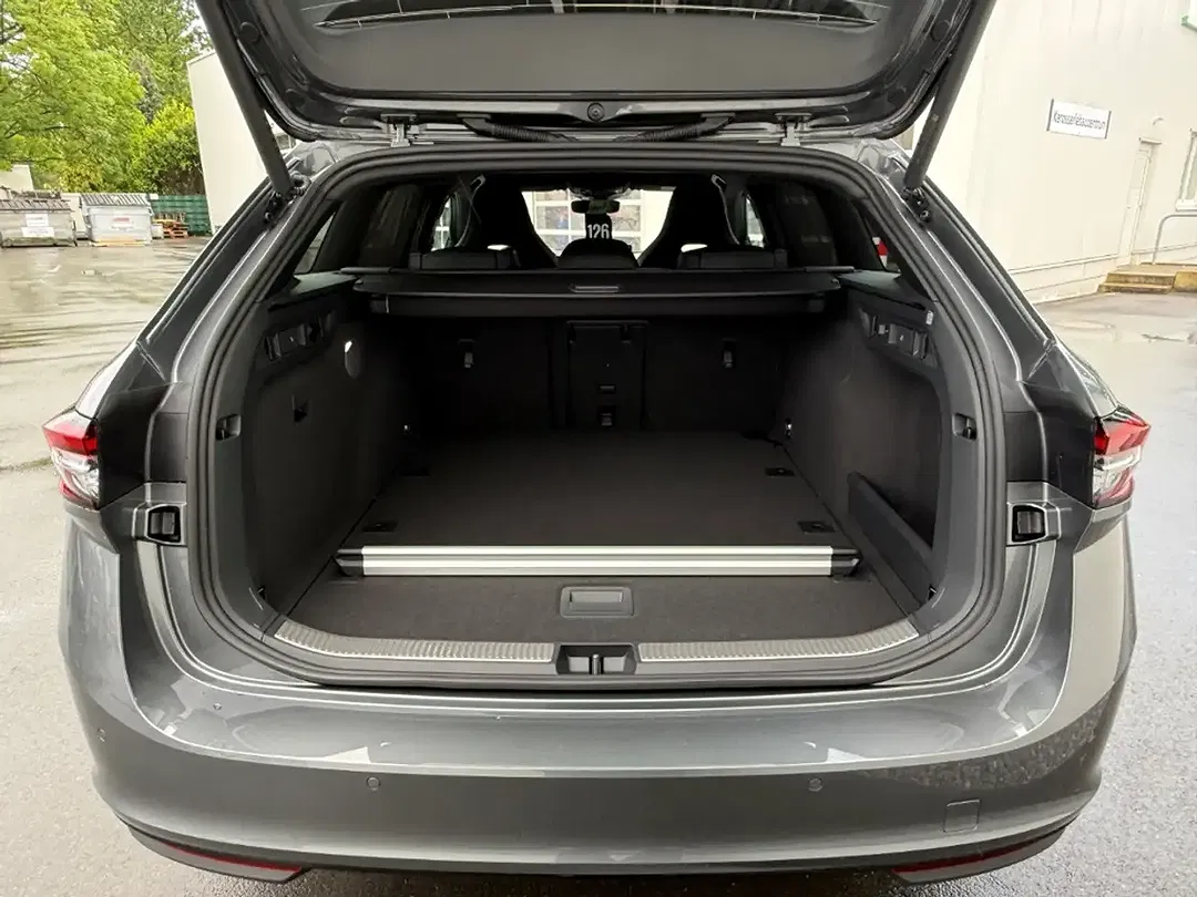 Skoda Superb - Thumbnail 4