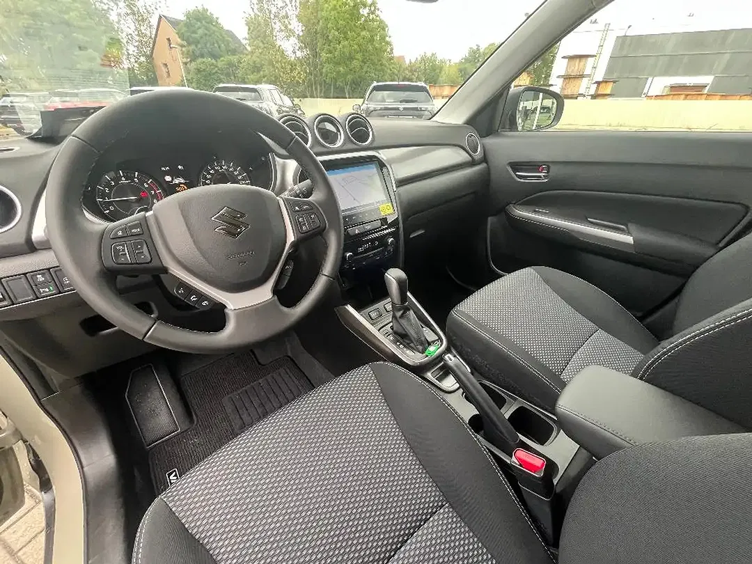 Suzuki Vitara - Thumbnail 6