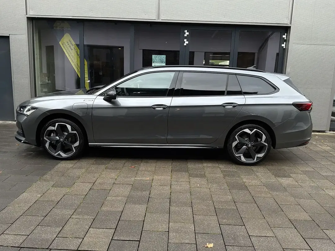 Skoda Superb - Thumbnail 1