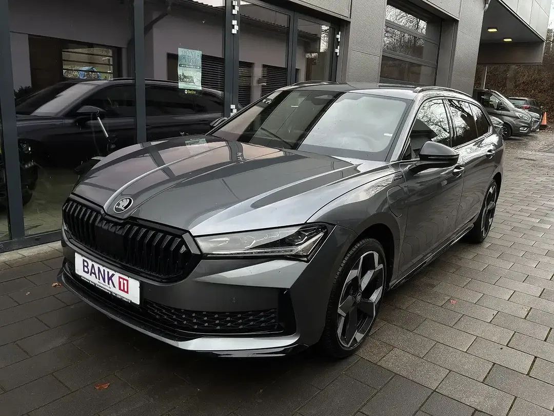 Skoda Superb - Thumbnail 3