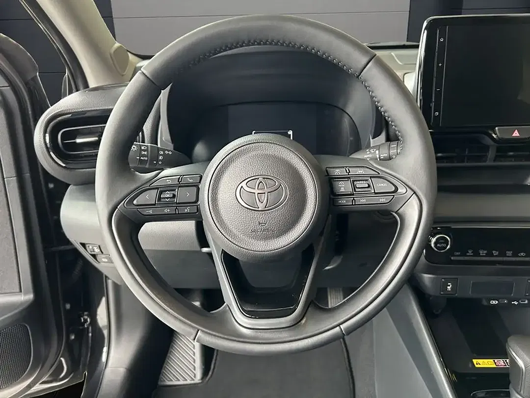 Toyota Yaris - Thumbnail 10