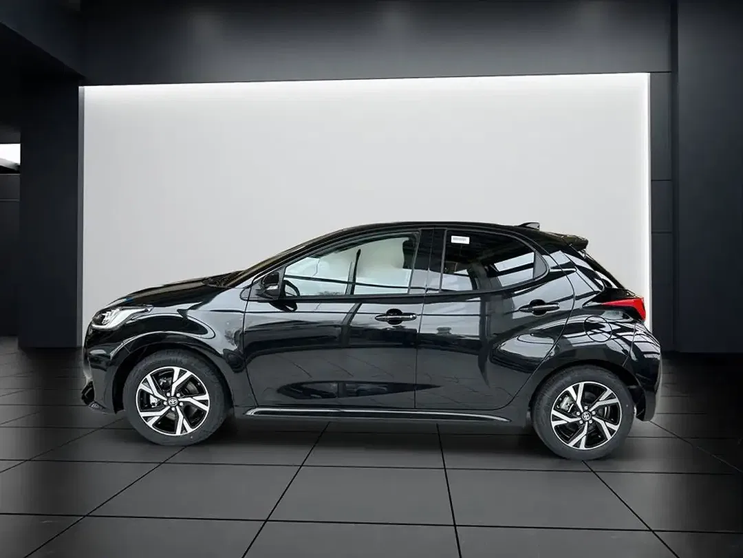 Toyota Yaris - Thumbnail 2