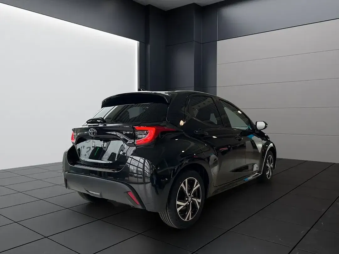 Toyota Yaris - Thumbnail 5