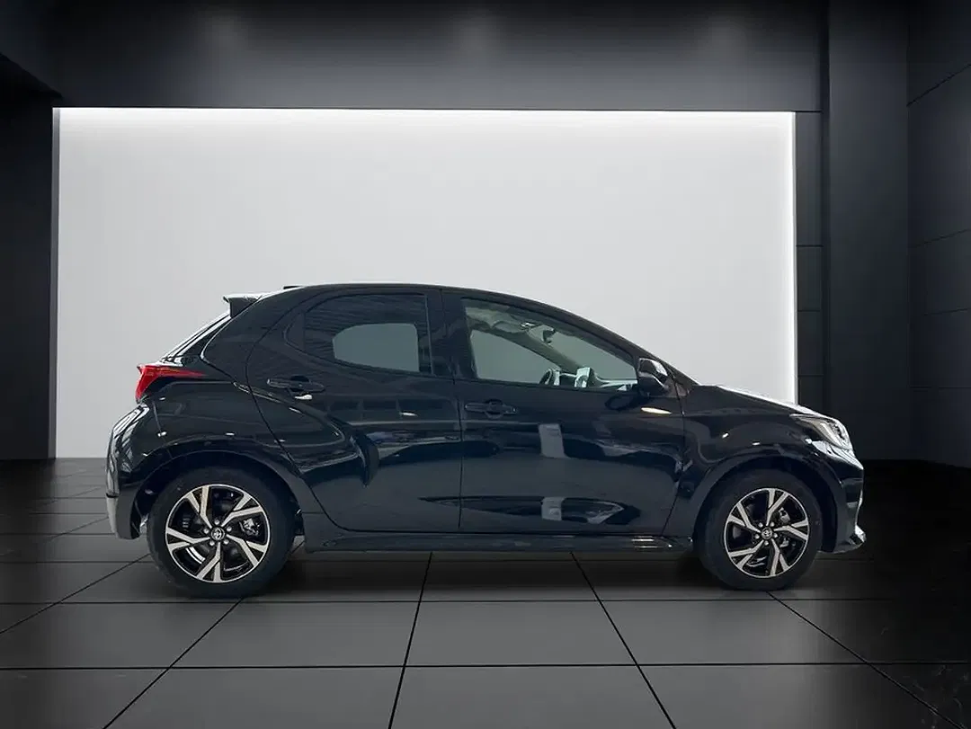 Toyota Yaris - Thumbnail 6