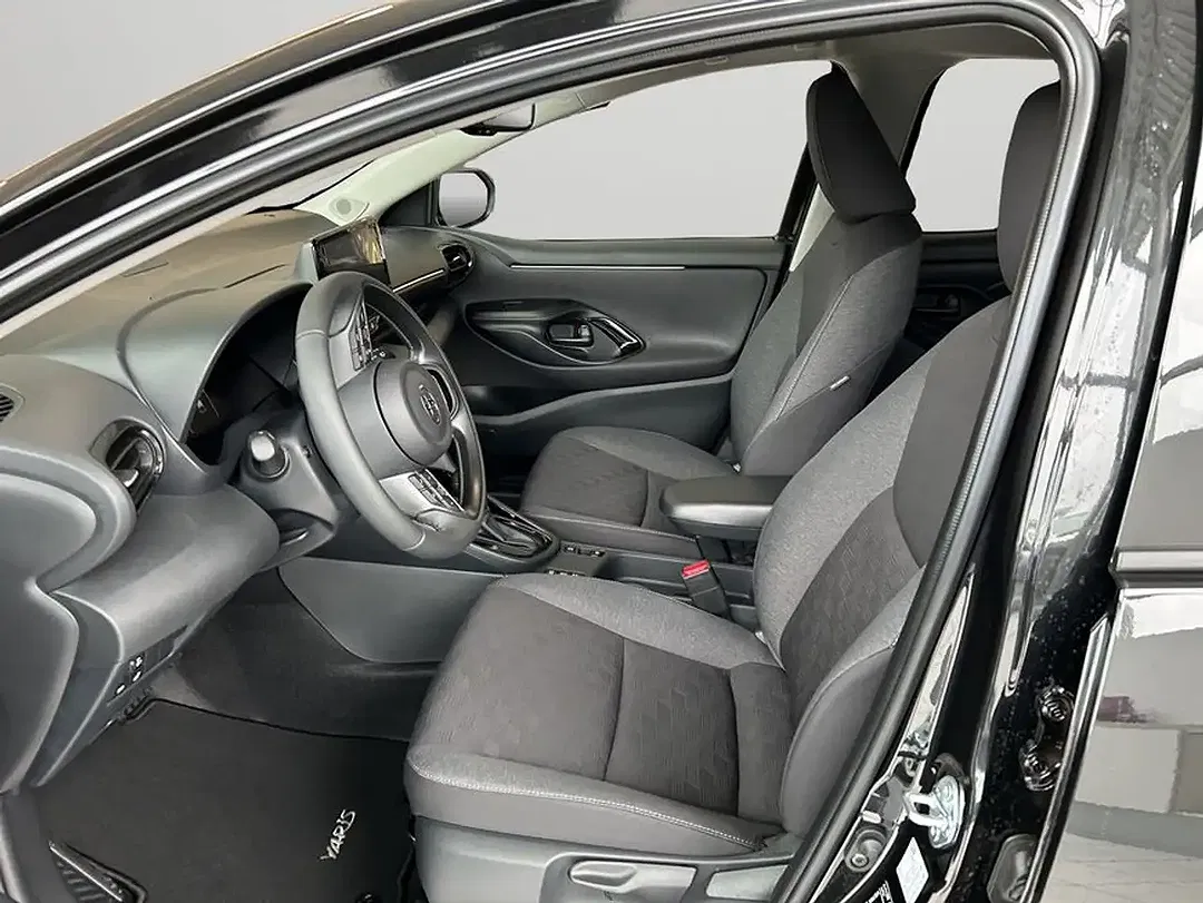 Toyota Yaris - Thumbnail 9