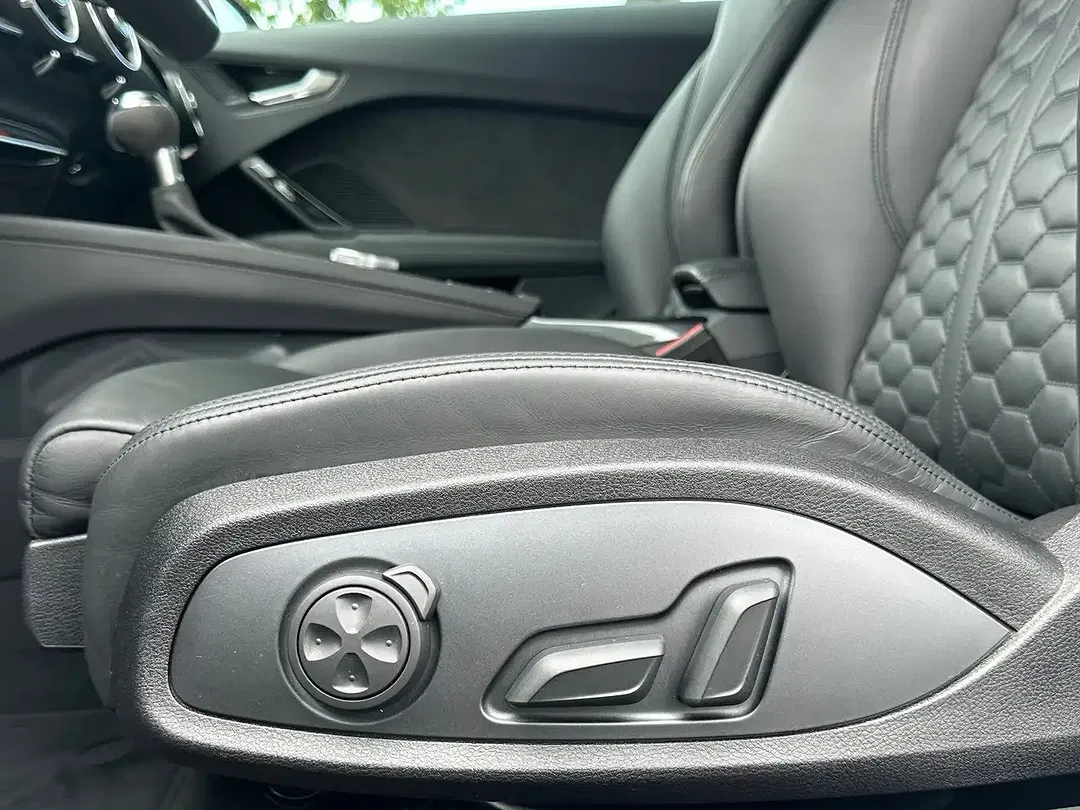 Audi TT RS - Thumbnail 14