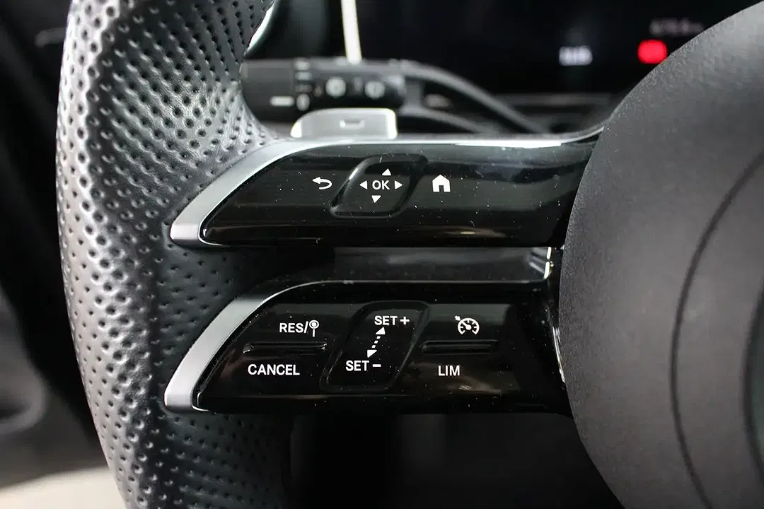 Mercedes-Benz C 200 - Thumbnail 11