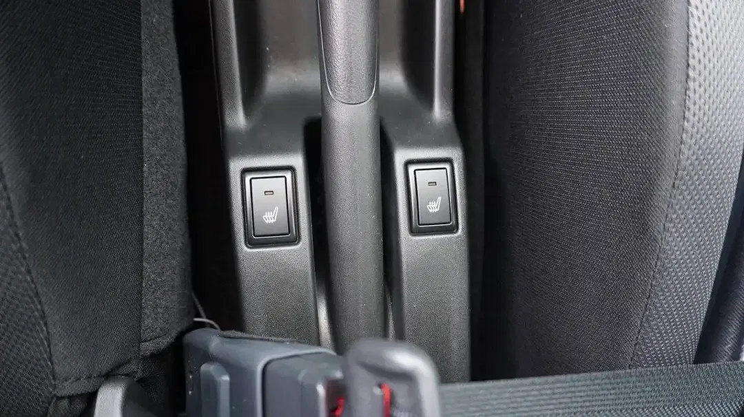Suzuki Swift - Thumbnail 11