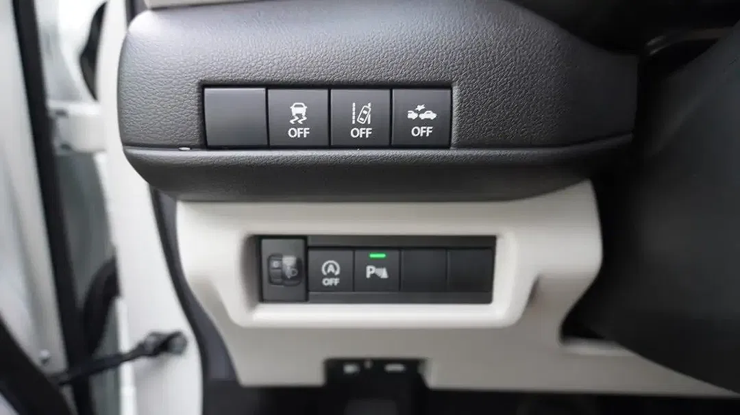 Suzuki Swift - Thumbnail 12
