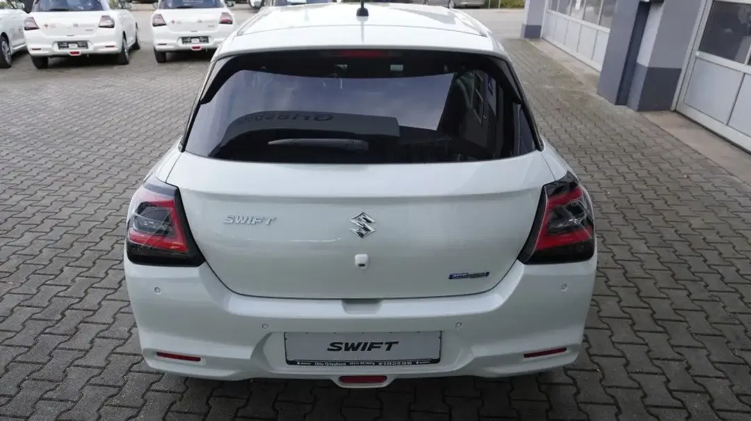 Suzuki Swift - Thumbnail 3