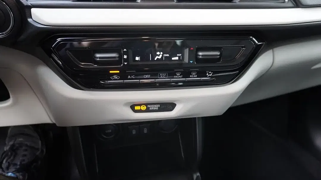 Suzuki Swift - Thumbnail 9