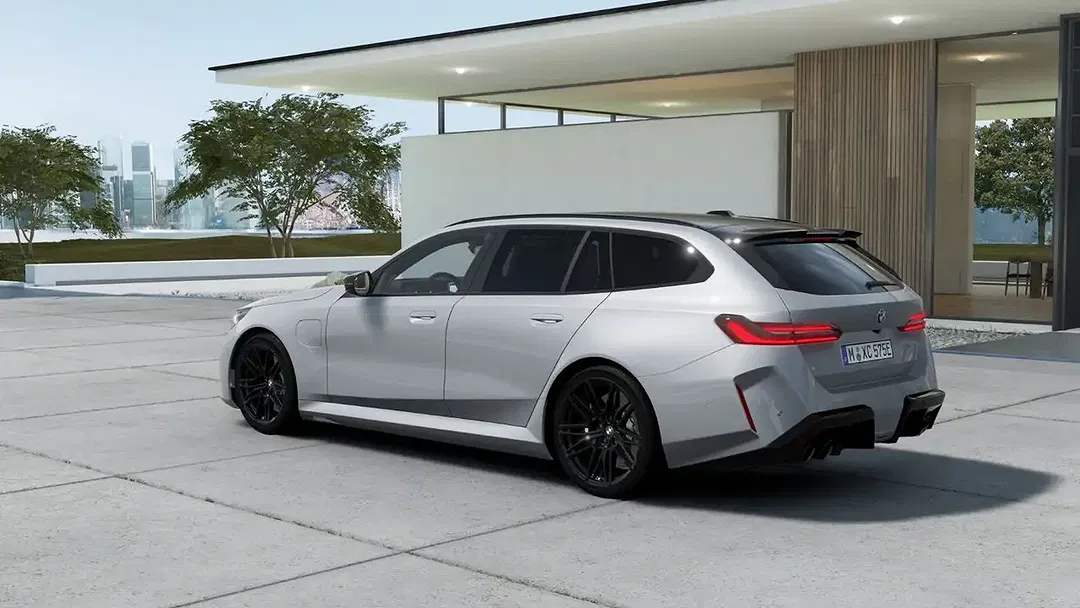 BMW M5 - Thumbnail 2
