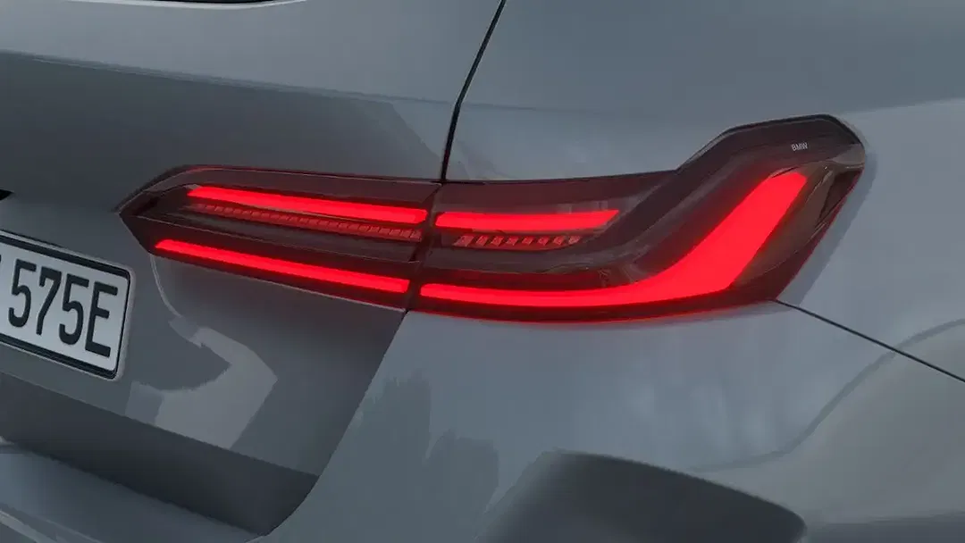 BMW M5 - Thumbnail 8