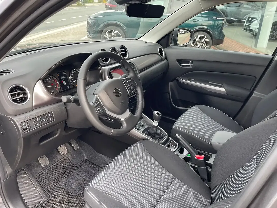 Suzuki Vitara - Thumbnail 10