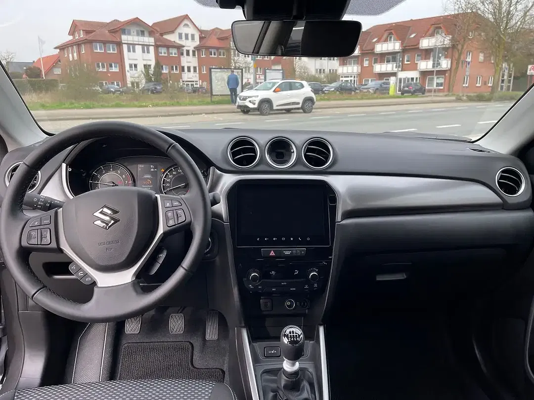 Suzuki Vitara - Thumbnail 13