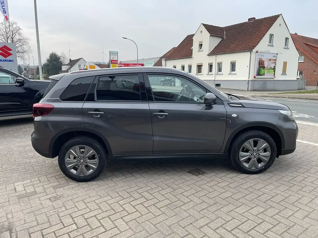 Suzuki Vitara - Thumbnail 5