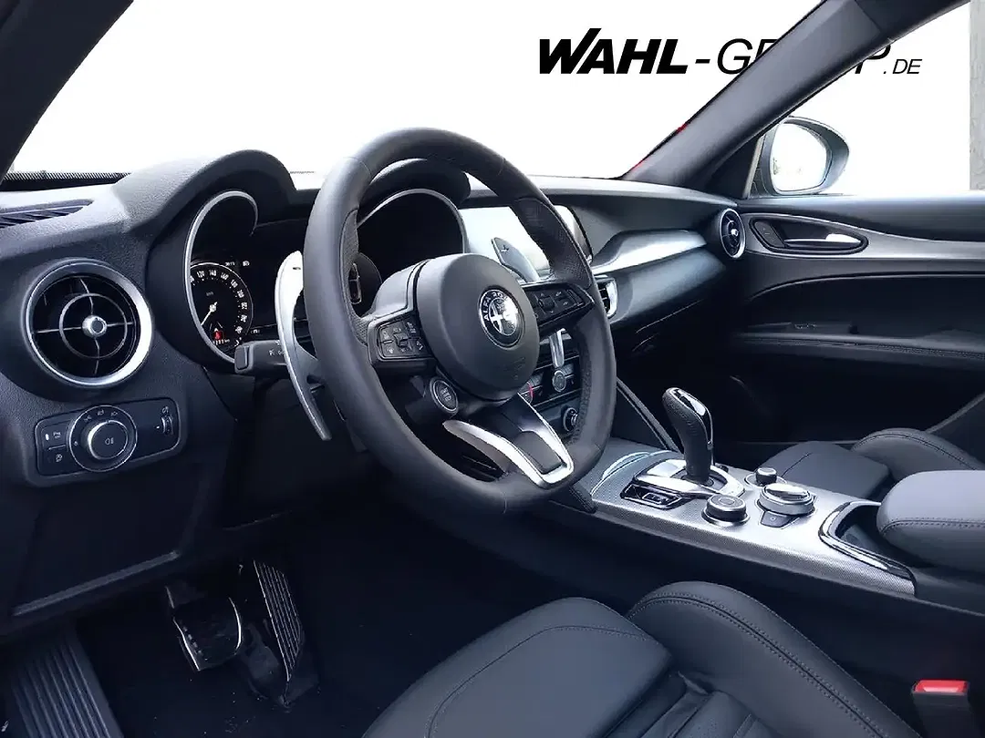 Alfa Romeo Stelvio - Thumbnail 11