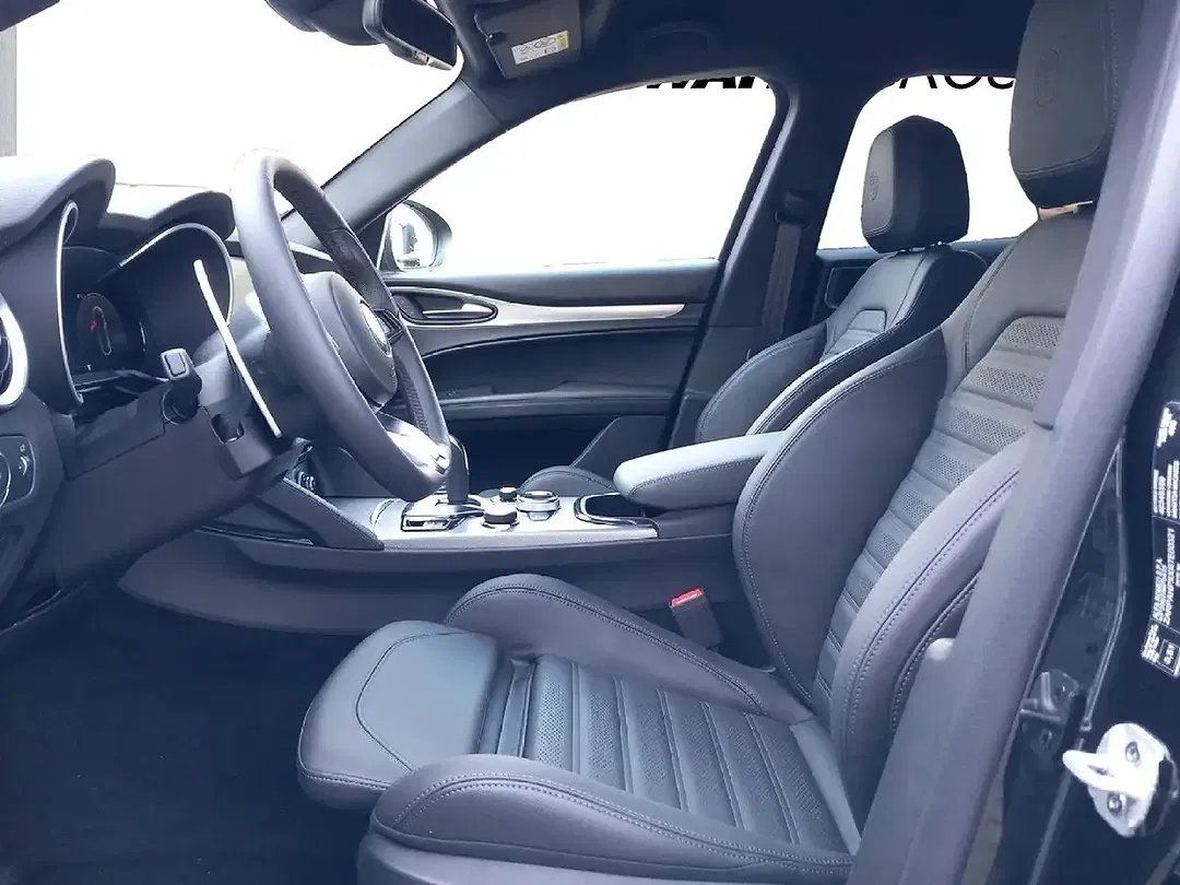 Alfa Romeo Stelvio - Thumbnail 8