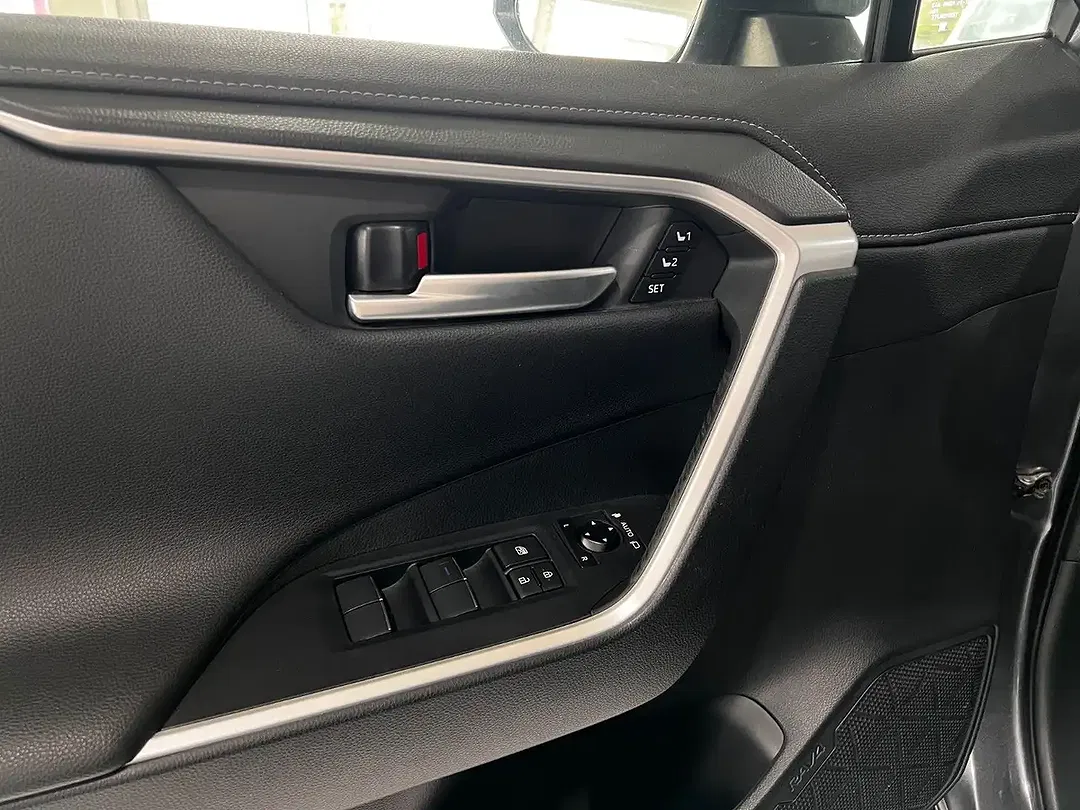 Toyota RAV 4 - Thumbnail 17