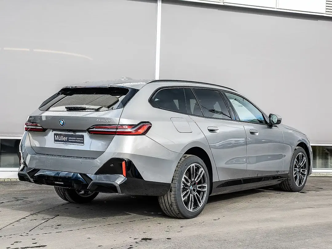 BMW 530 - Thumbnail 2