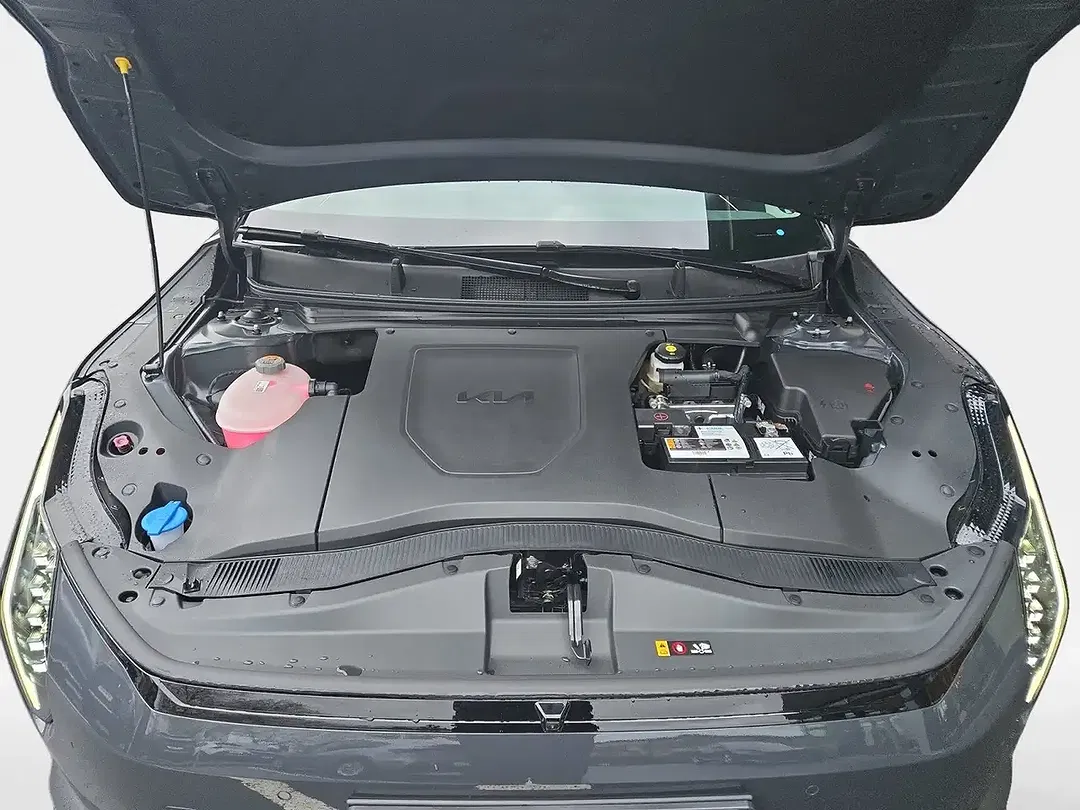 Kia EV4 - Thumbnail 14