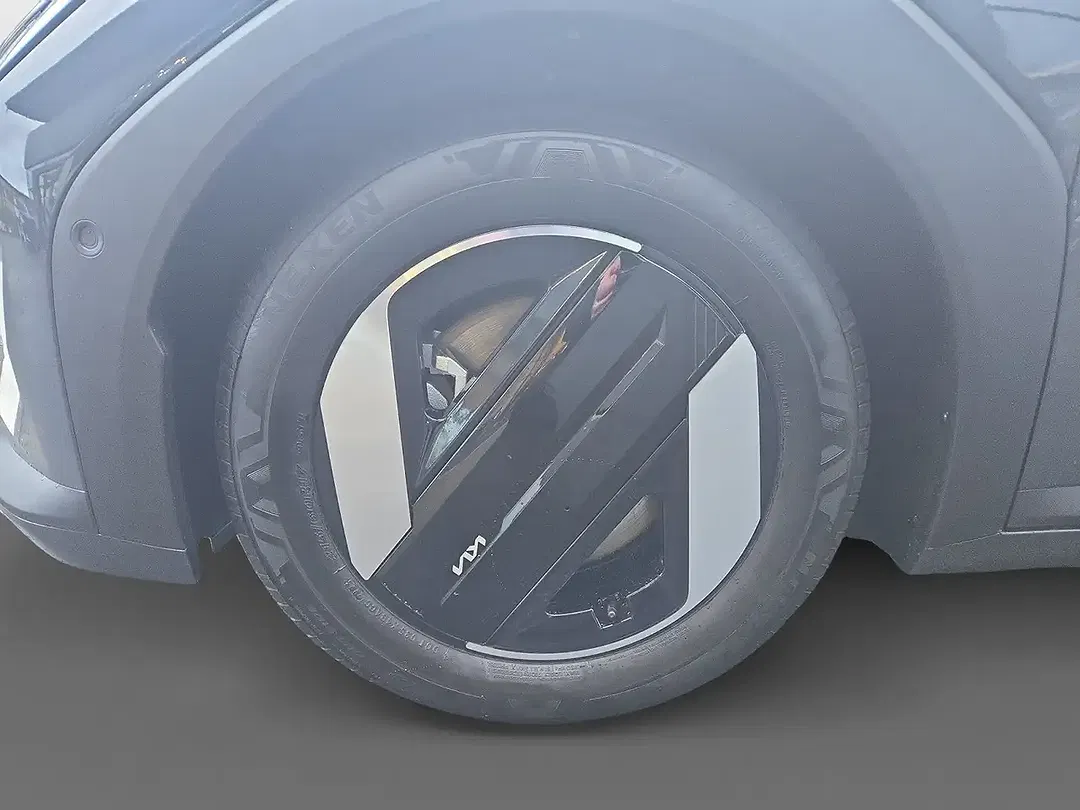 Kia EV4 - Thumbnail 15