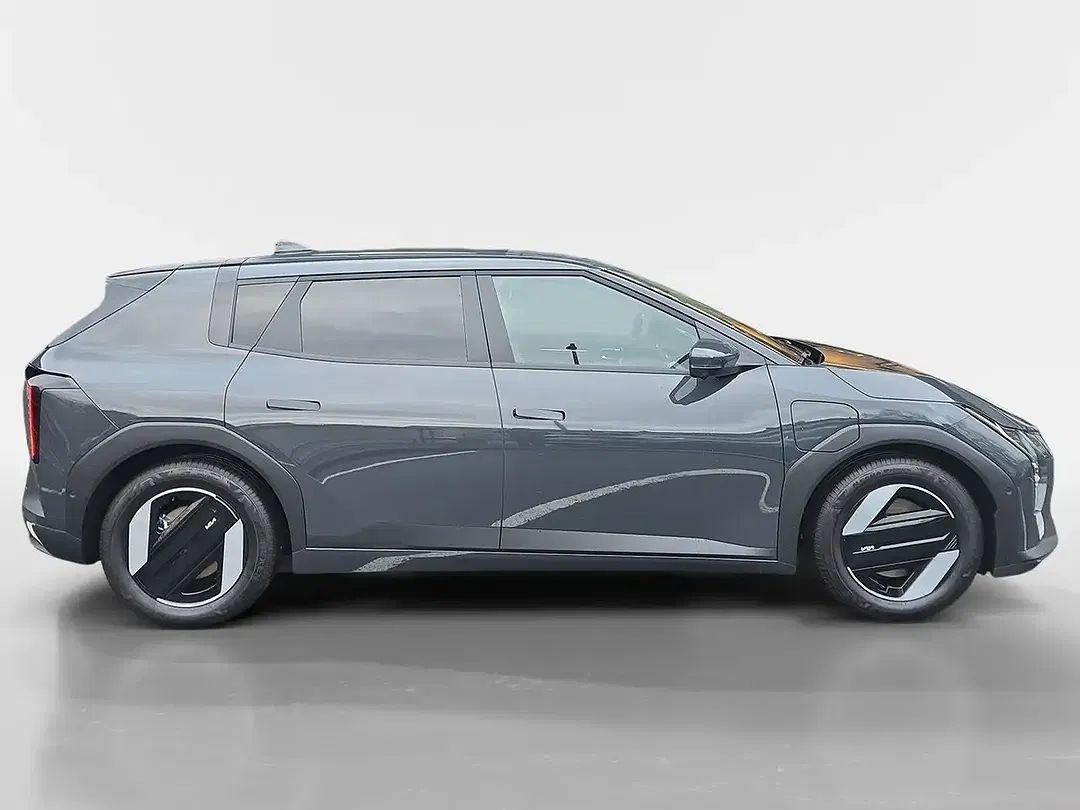 Kia EV4 - Thumbnail 6