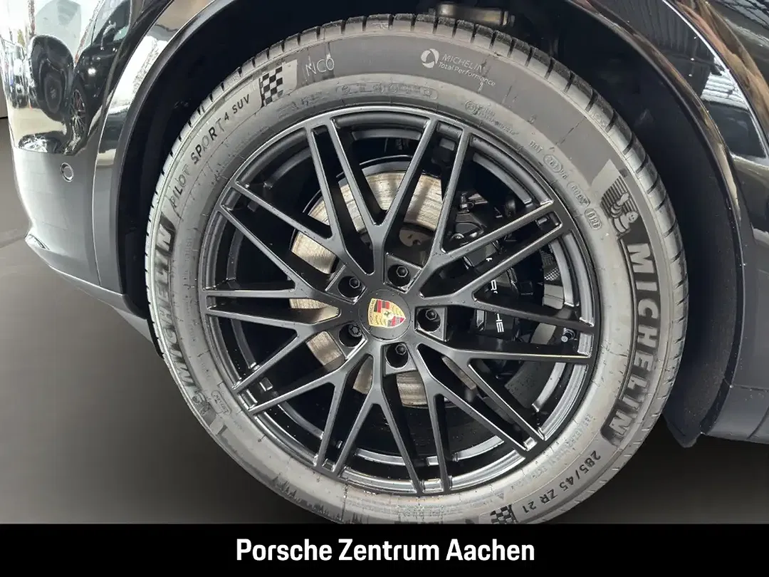 Porsche Cayenne - Thumbnail 10