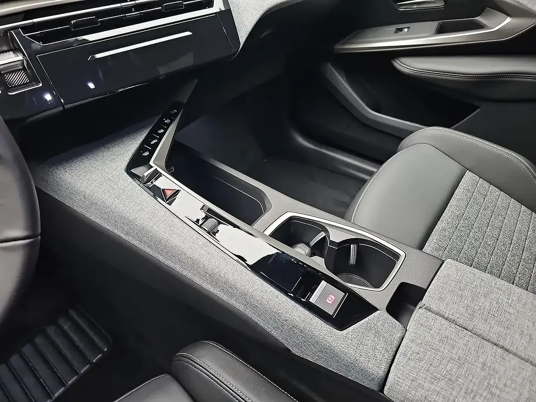 Peugeot 3008 - Thumbnail 12
