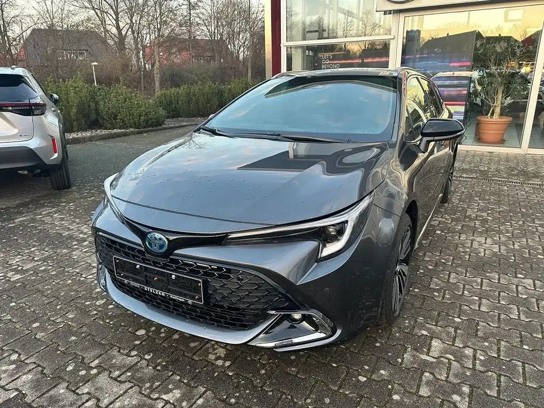 Toyota Corolla - Thumbnail 1