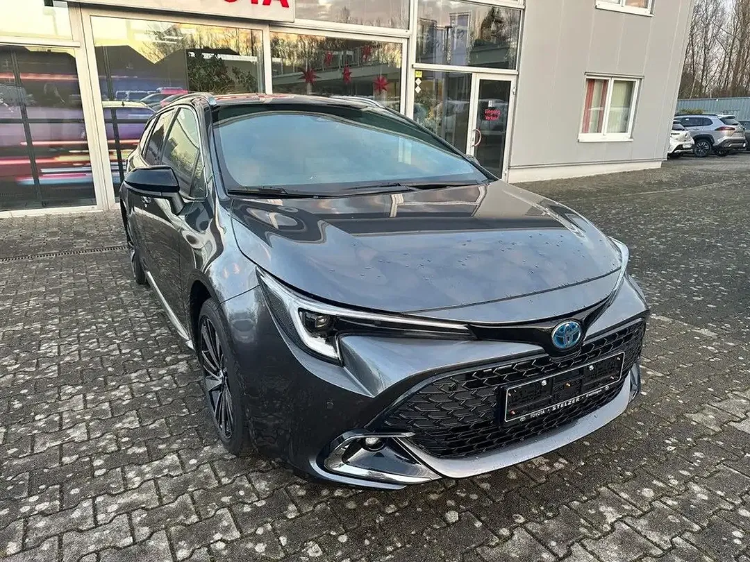 Toyota Corolla - Thumbnail 7