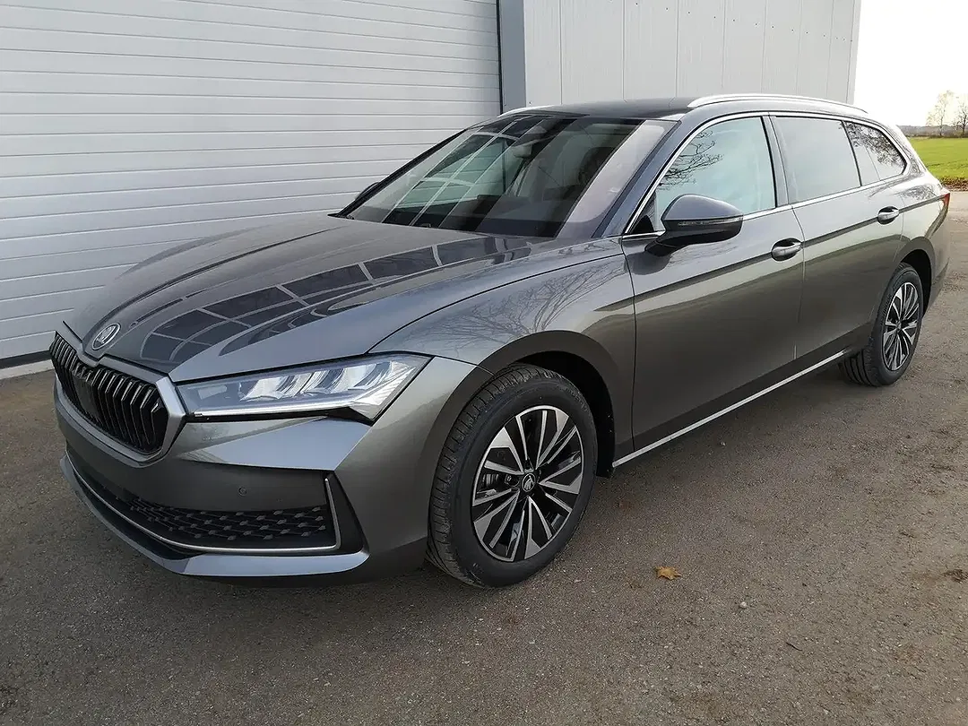 Skoda Superb - Thumbnail 1