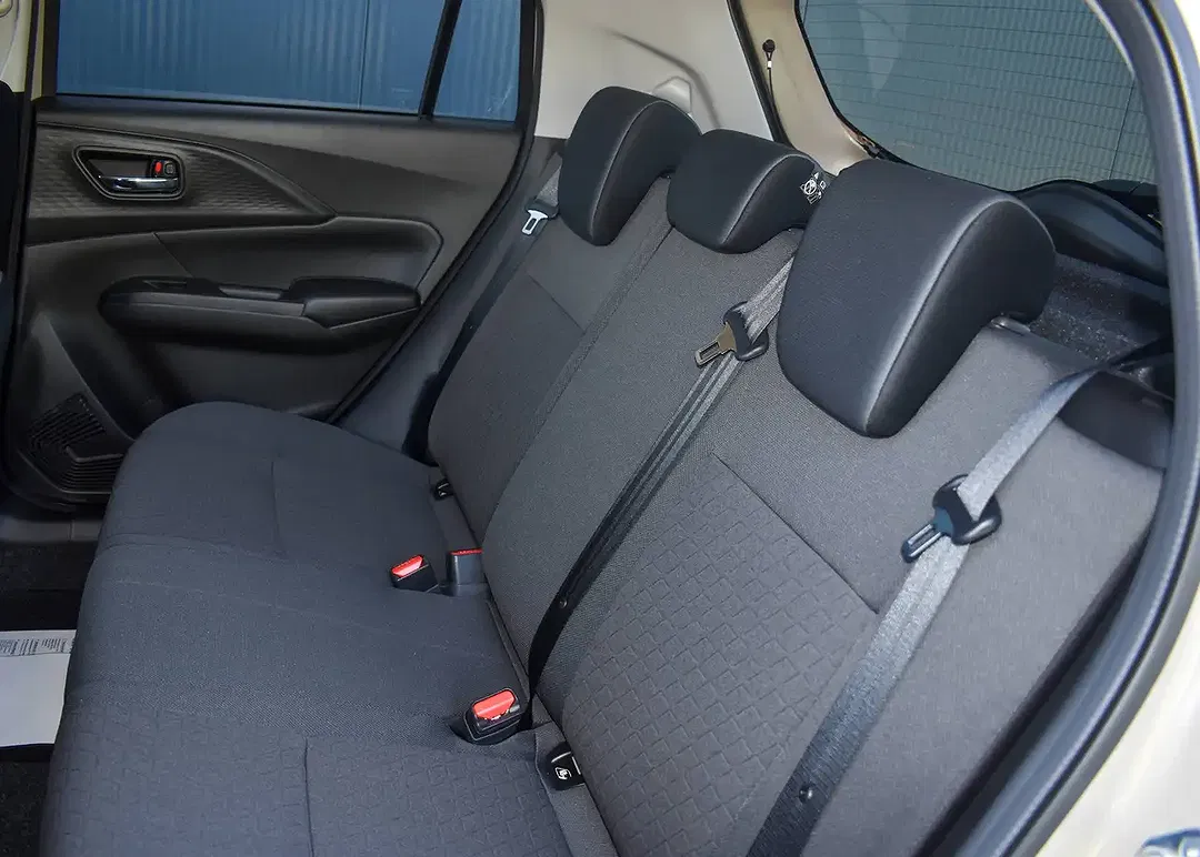 Suzuki Swift - Thumbnail 12