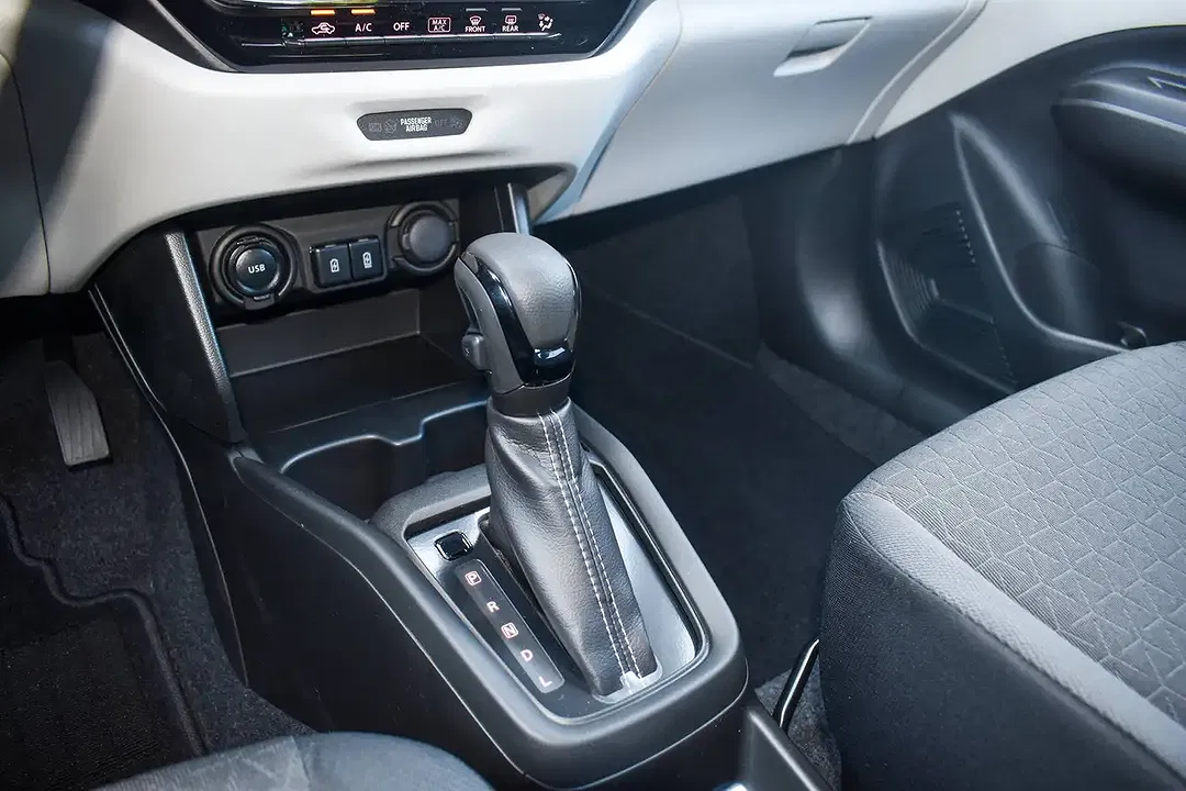 Suzuki Swift - Thumbnail 13