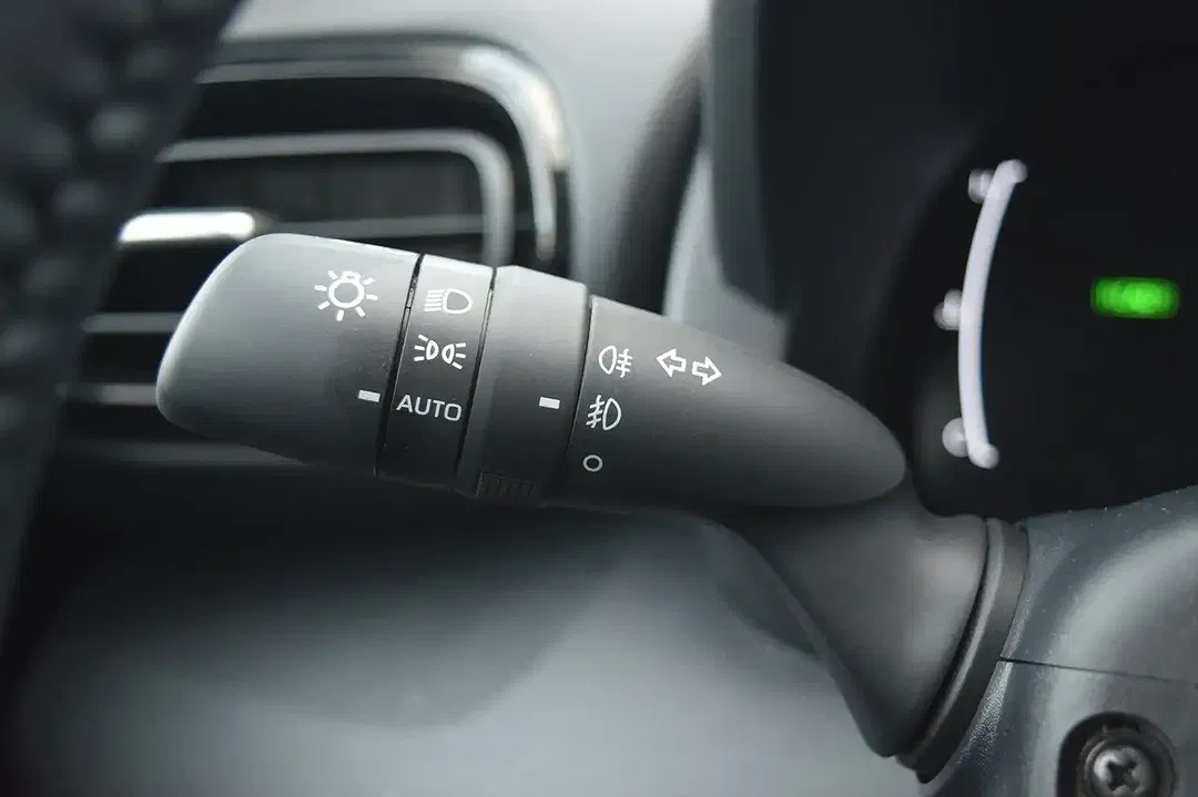 Toyota Yaris - Thumbnail 12