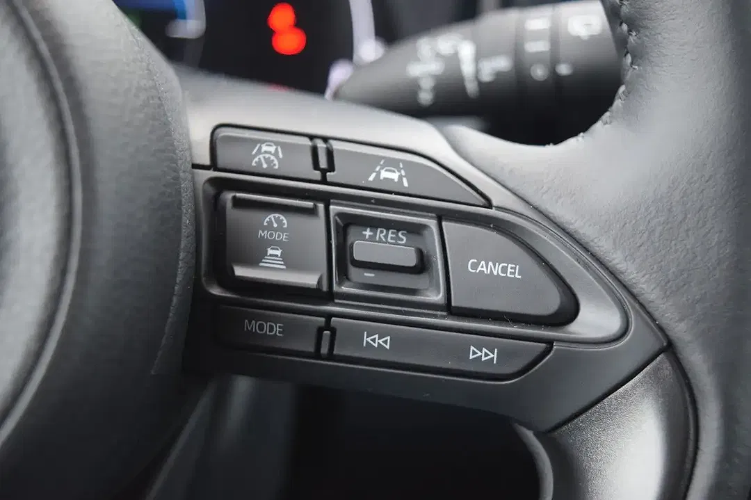 Toyota Yaris - Thumbnail 15