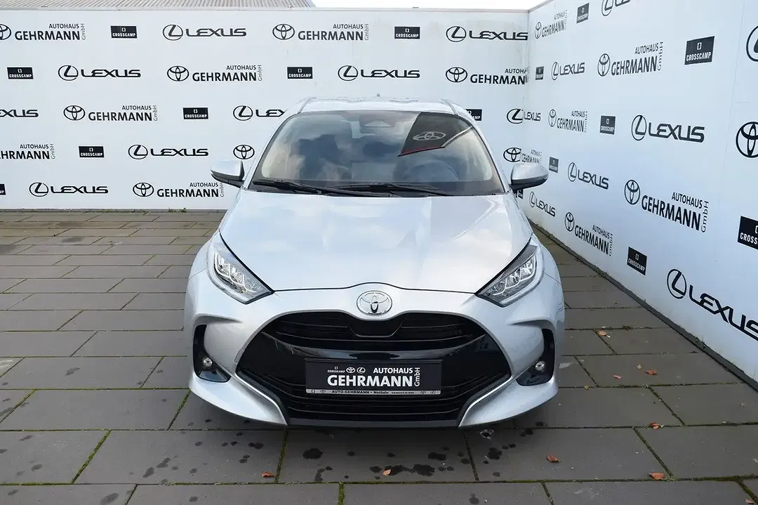 Toyota Yaris - Thumbnail 2