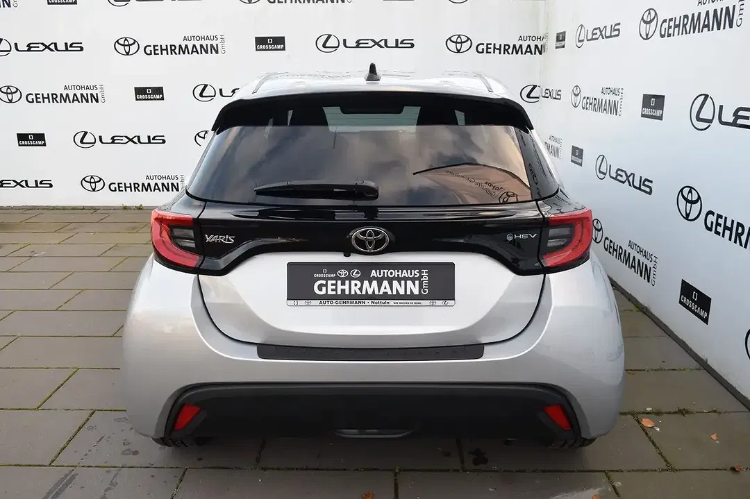 Toyota Yaris - Thumbnail 4