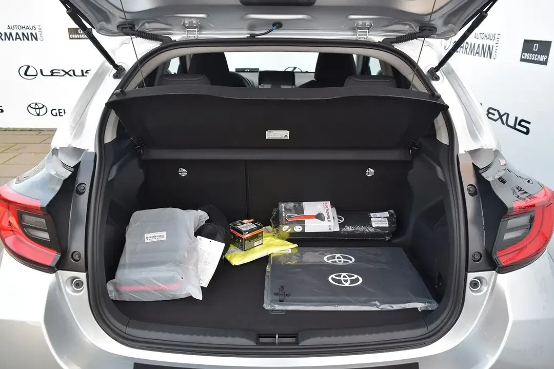 Toyota Yaris - Thumbnail 5