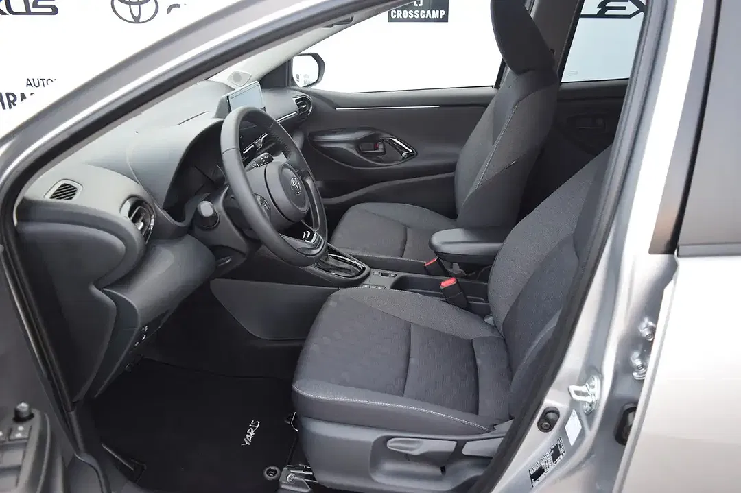 Toyota Yaris - Thumbnail 7