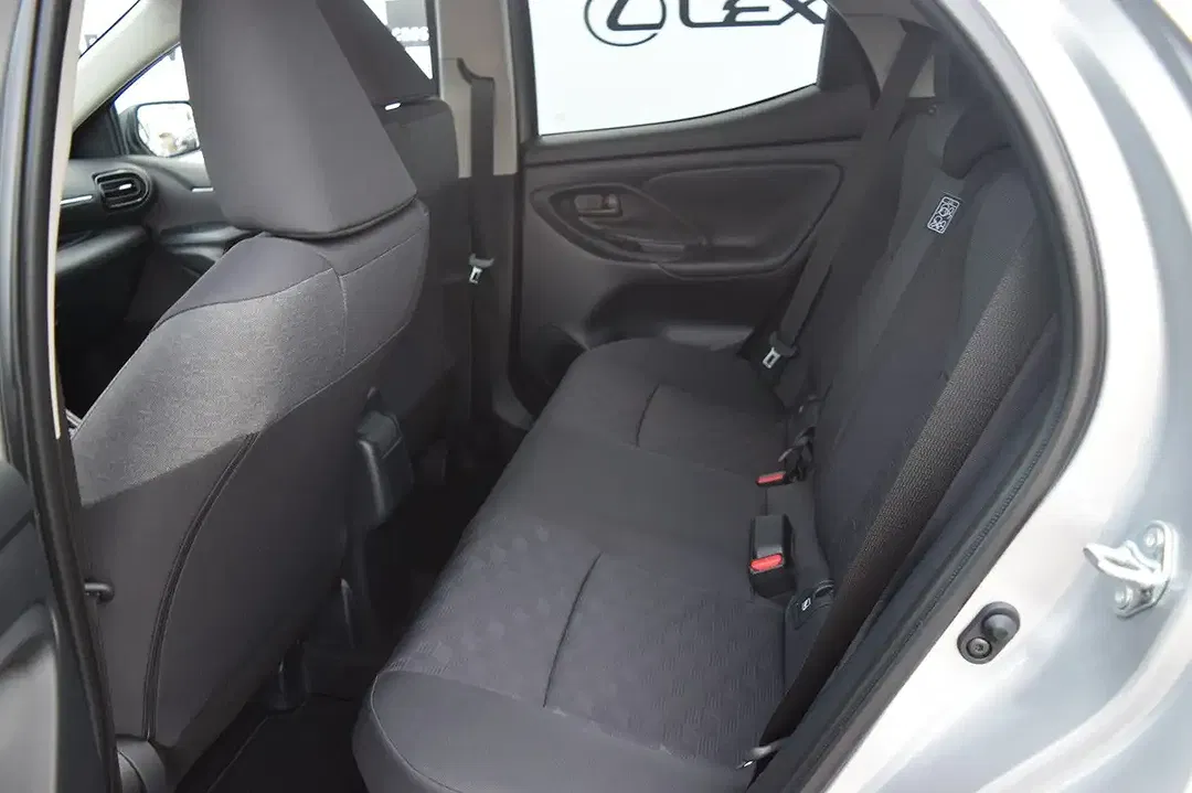 Toyota Yaris - Thumbnail 8