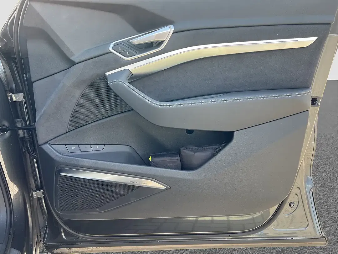 Audi e-tron - Thumbnail 23
