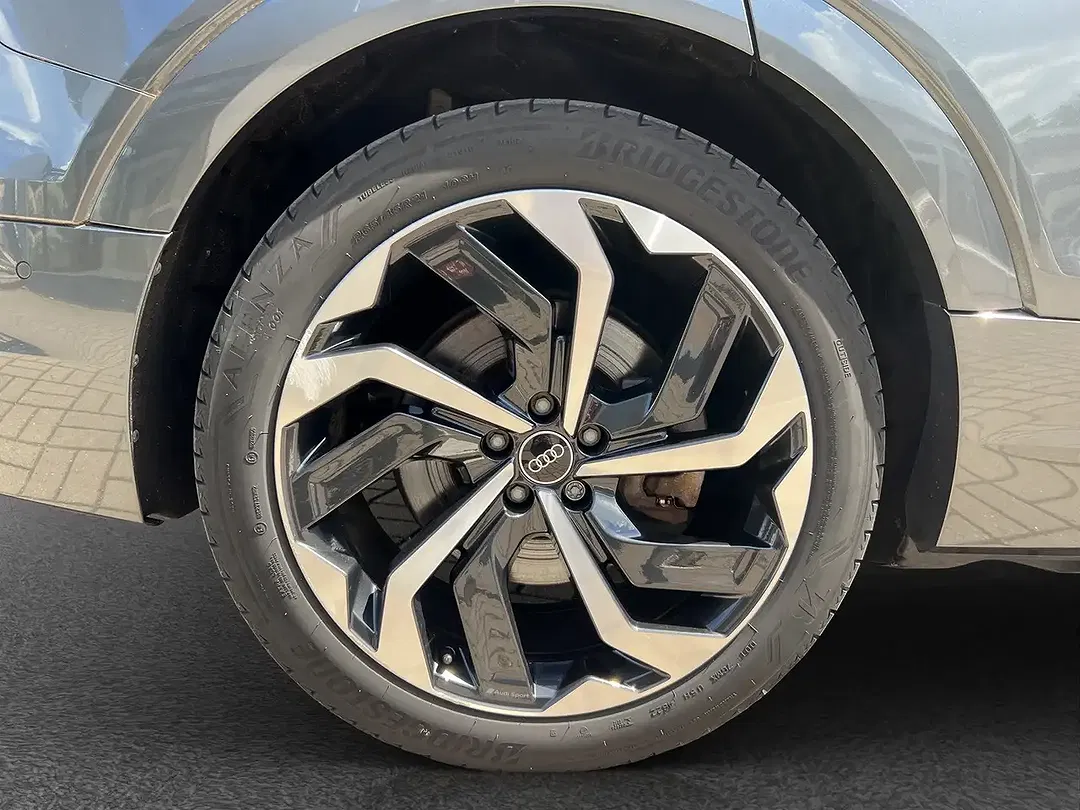 Audi e-tron - Thumbnail 26