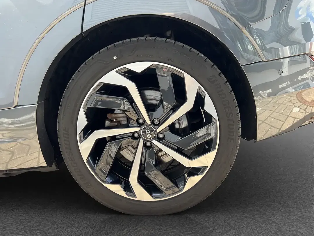 Audi e-tron - Thumbnail 27