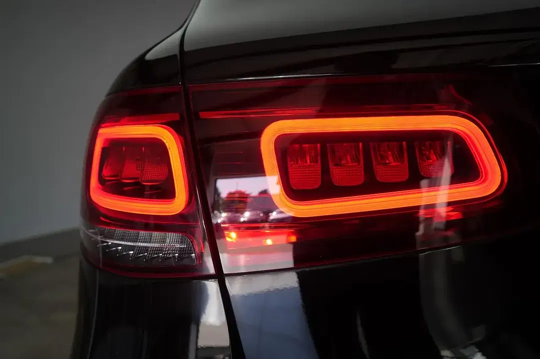 Mercedes-Benz GLC 300 - Thumbnail 14