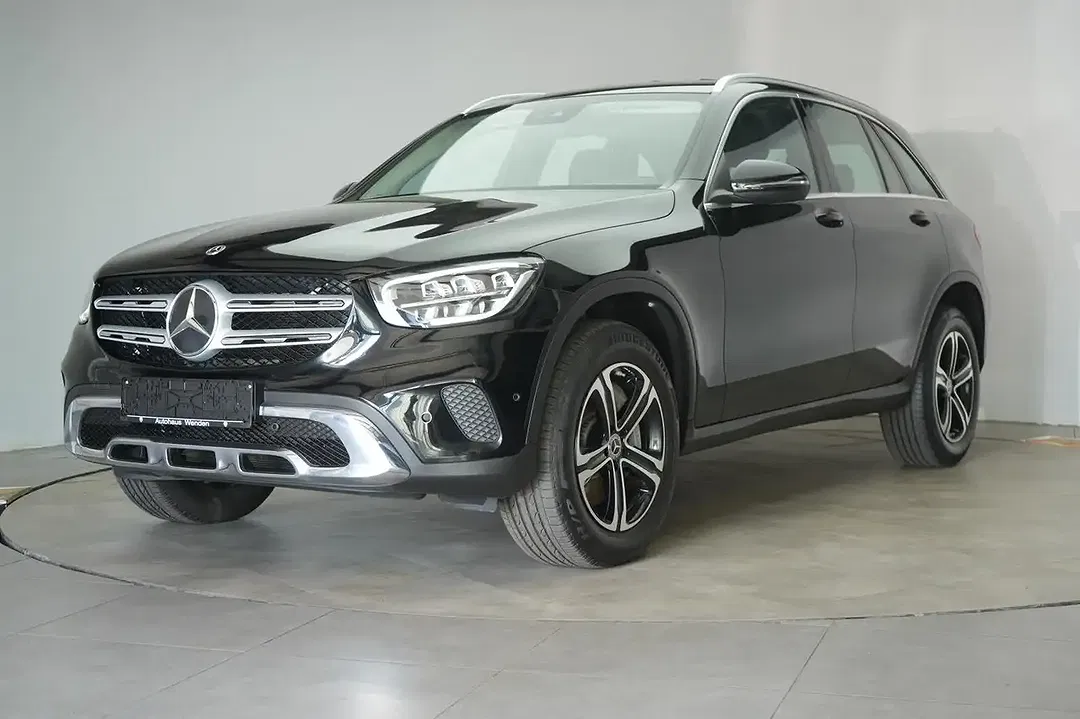 Mercedes-Benz GLC 300 - Thumbnail 3