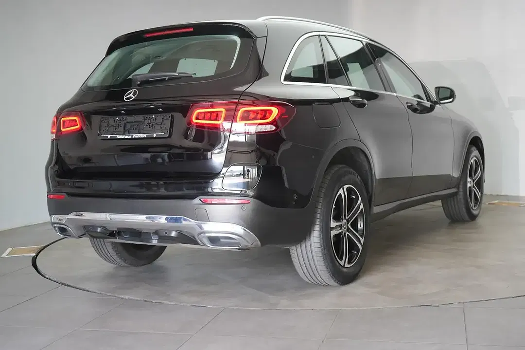 Mercedes-Benz GLC 300 - Thumbnail 4