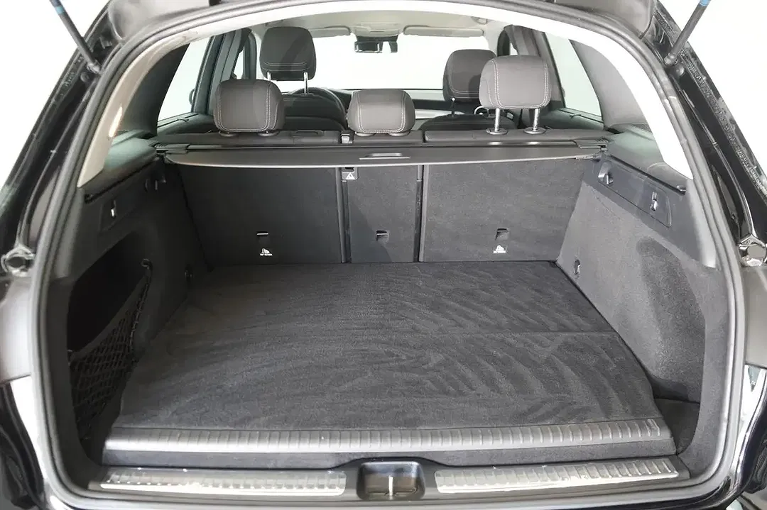 Mercedes-Benz GLC 300 - Thumbnail 6